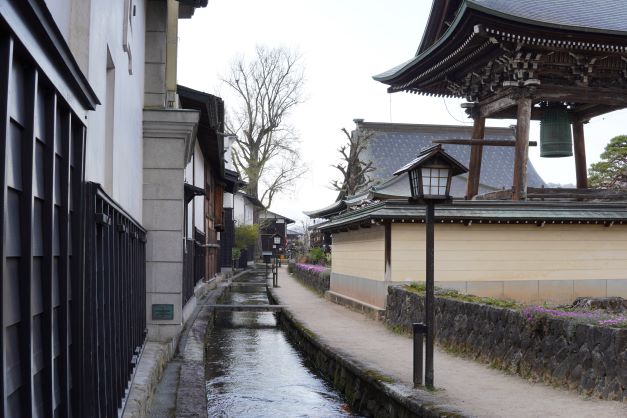 瀬戸川と白壁土蔵街　飛騨古川